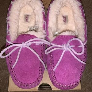 Ugg Moccasins Girls Size 1 Pink